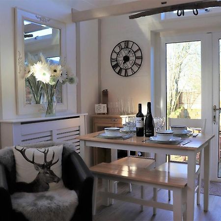 Beautiful Barn Conversion, 3 Bed, Hot Tub, Sauna, Gym, Enclosed Garden Ryde  Extérieur photo