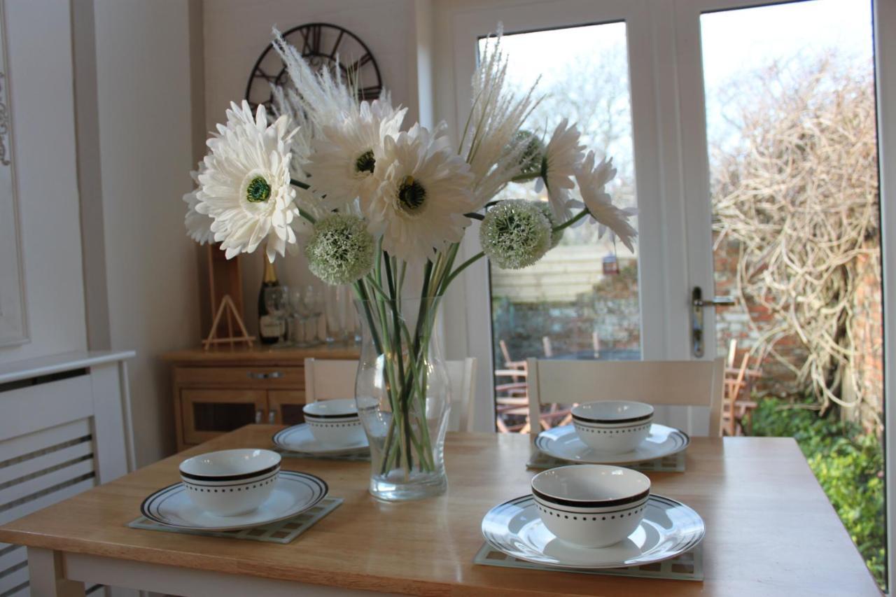 Beautiful Barn Conversion, 3 Bed, Hot Tub, Sauna, Gym, Enclosed Garden Ryde  Extérieur photo